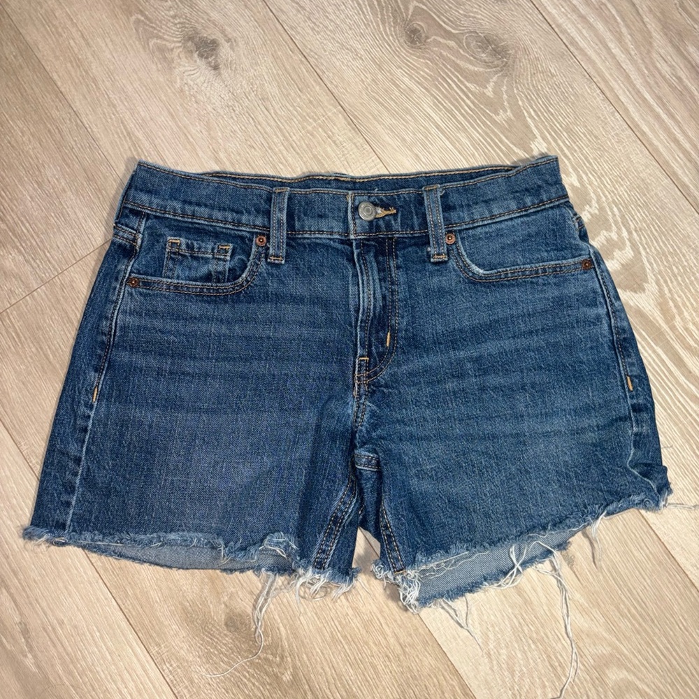 Blue Jean Short! Old navy brand with cute frayed design on the bottom.